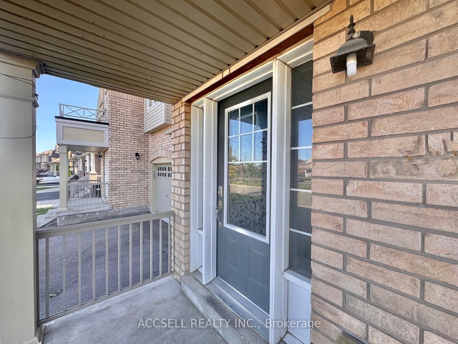 43 Banbridge Cres
