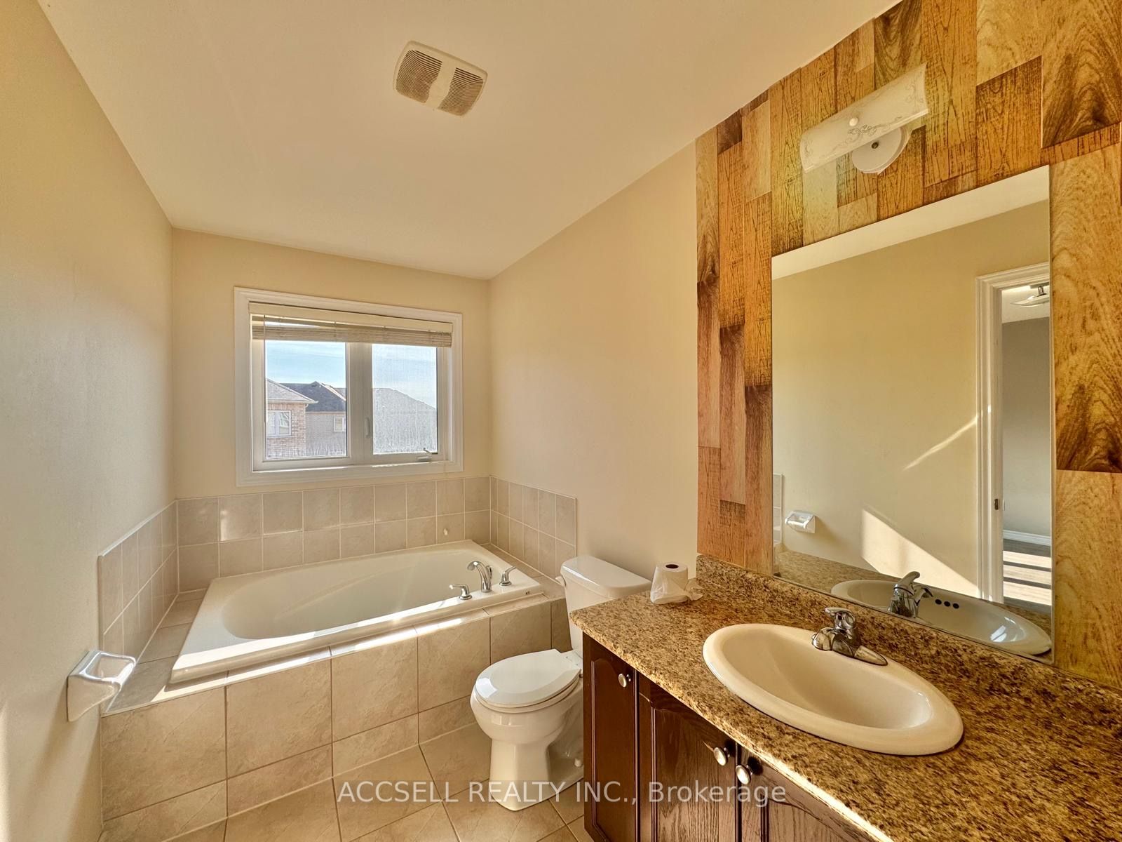 43 Banbridge Cres