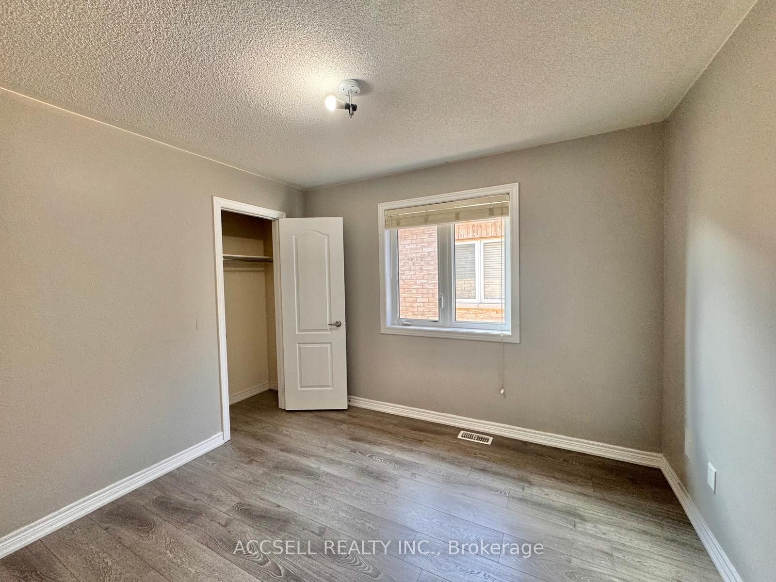 43 Banbridge Cres