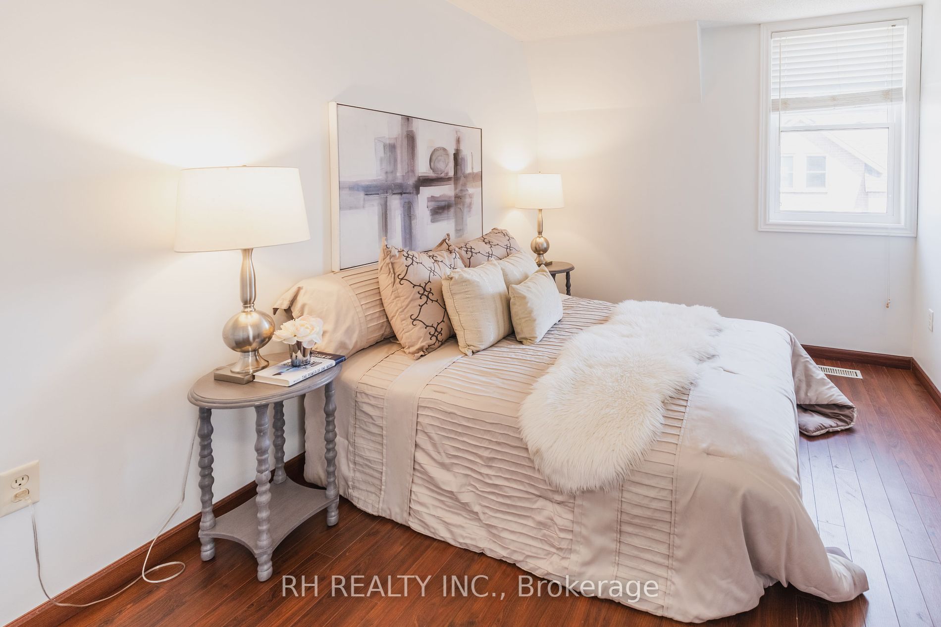 760 Lawrence Ave W, #90