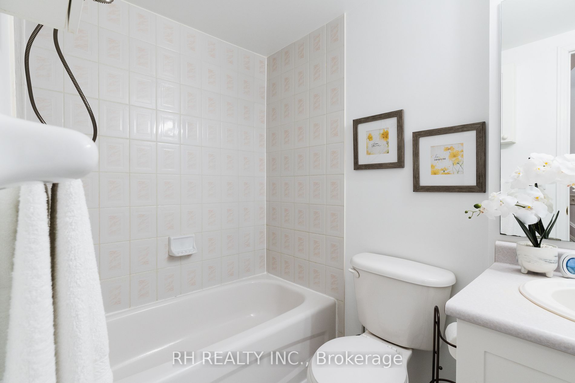 760 Lawrence Ave W, #90