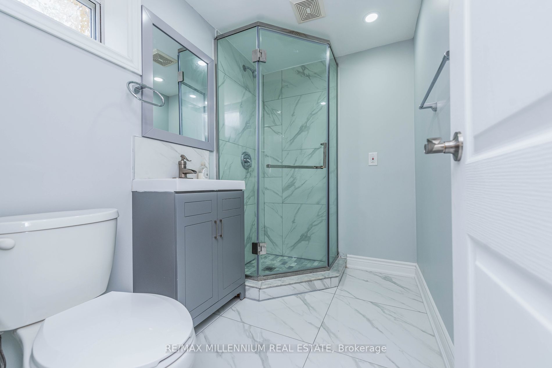 76 Raylawn Cres