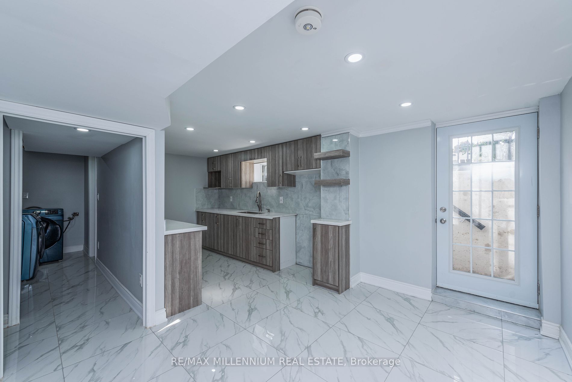 76 Raylawn Cres