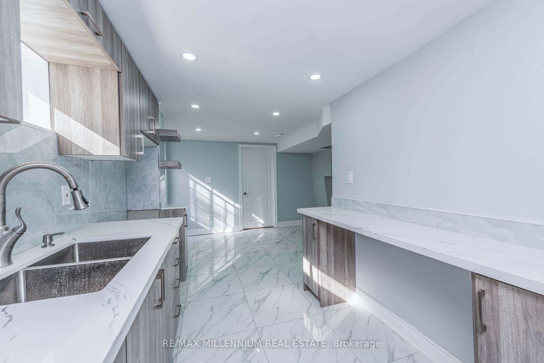 76 Raylawn Cres