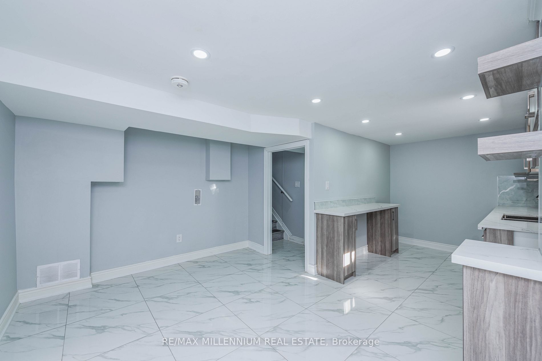 76 Raylawn Cres