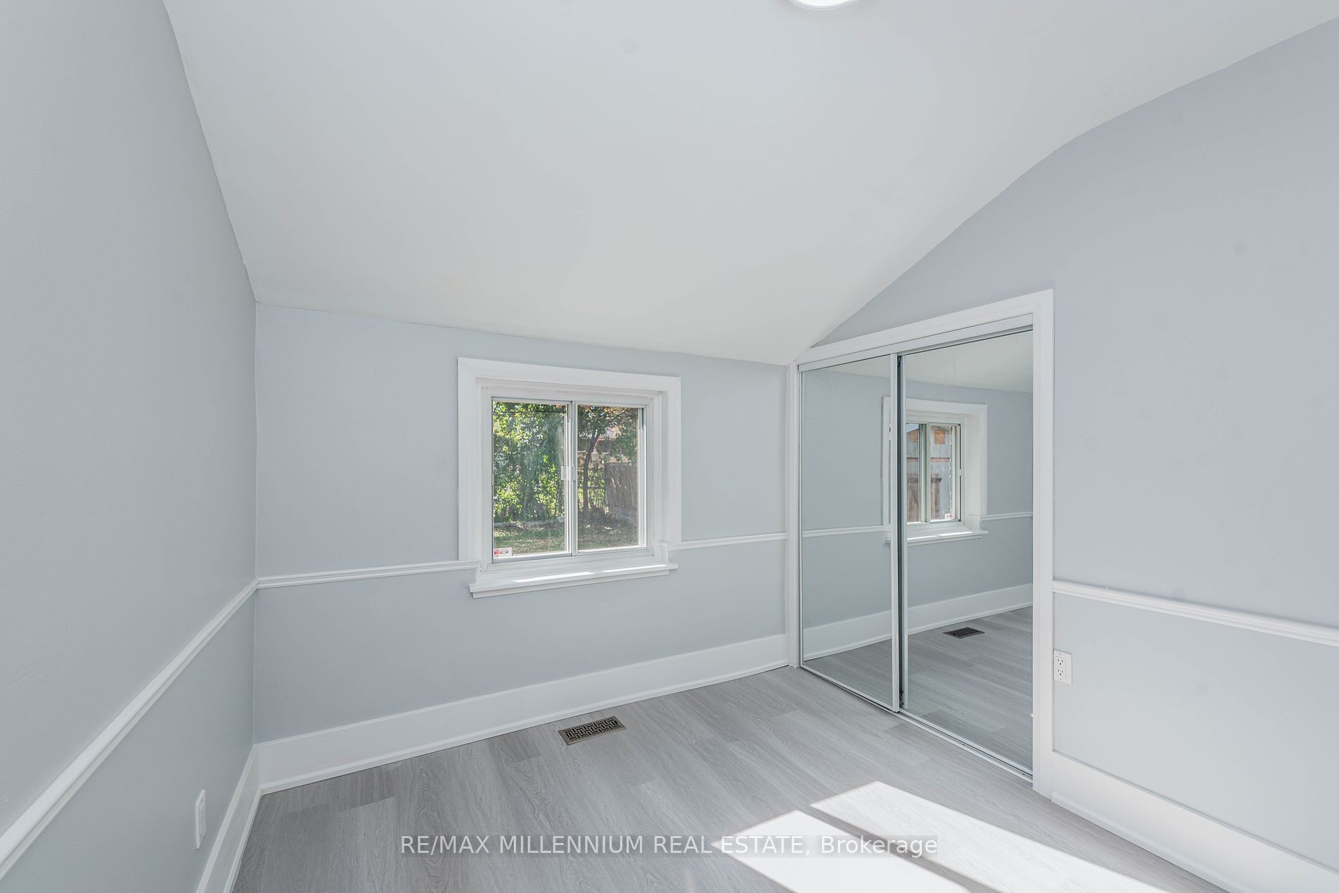 76 Raylawn Cres