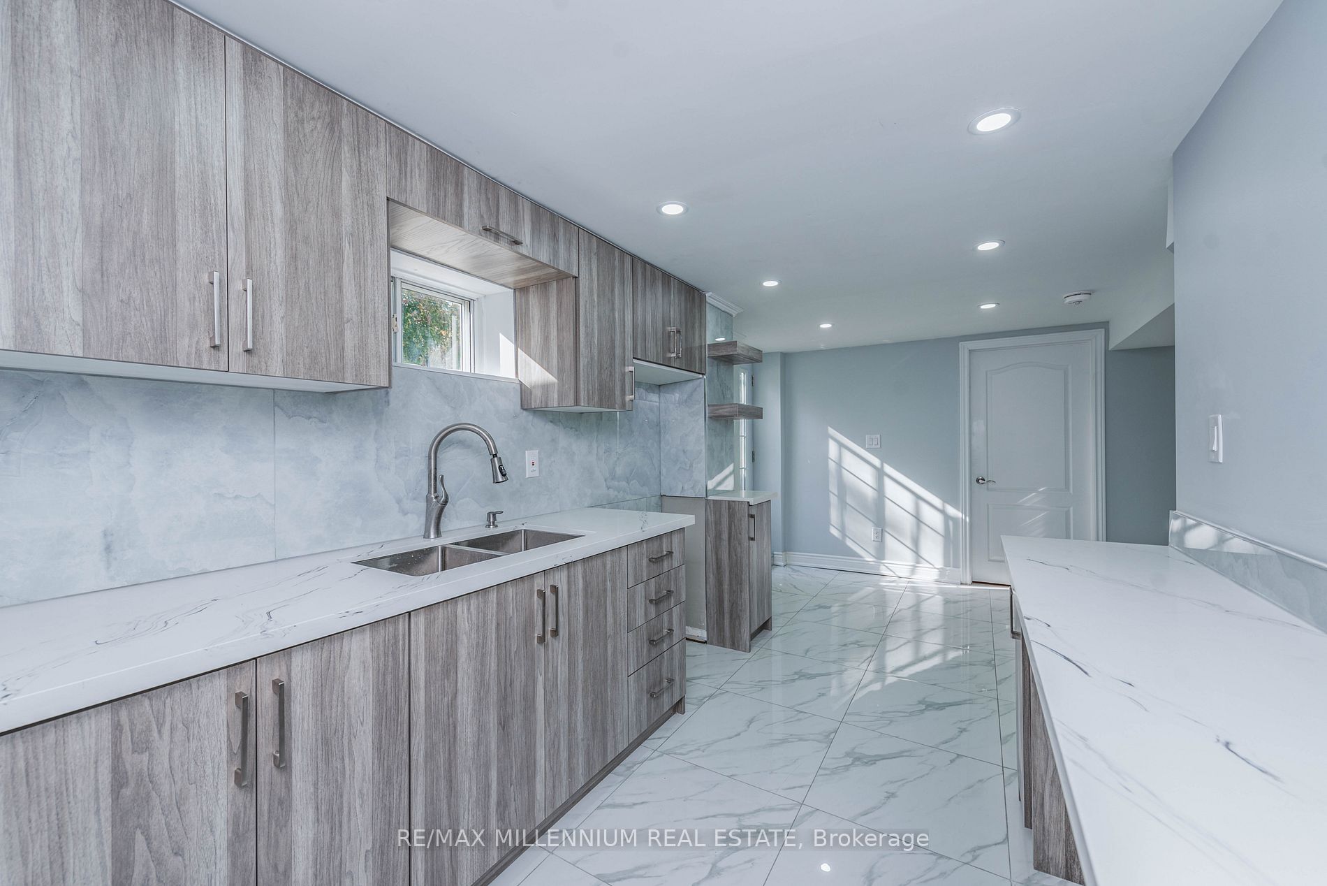 76 Raylawn Cres