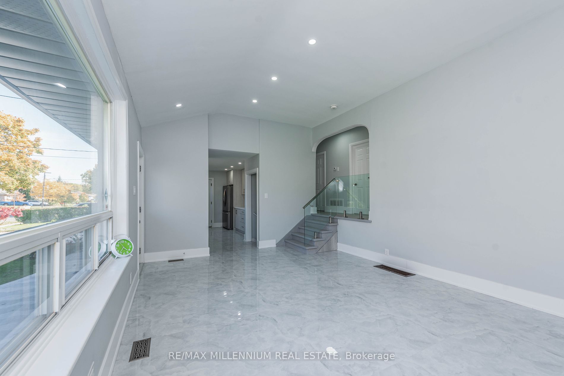 76 Raylawn Cres