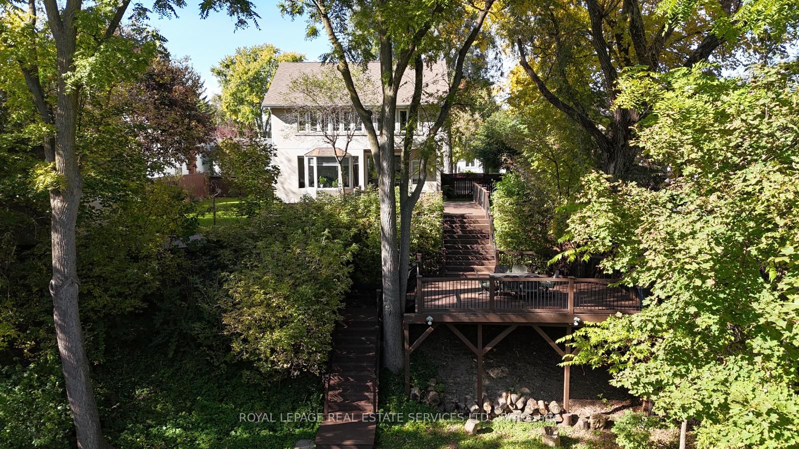 39 Clarence St