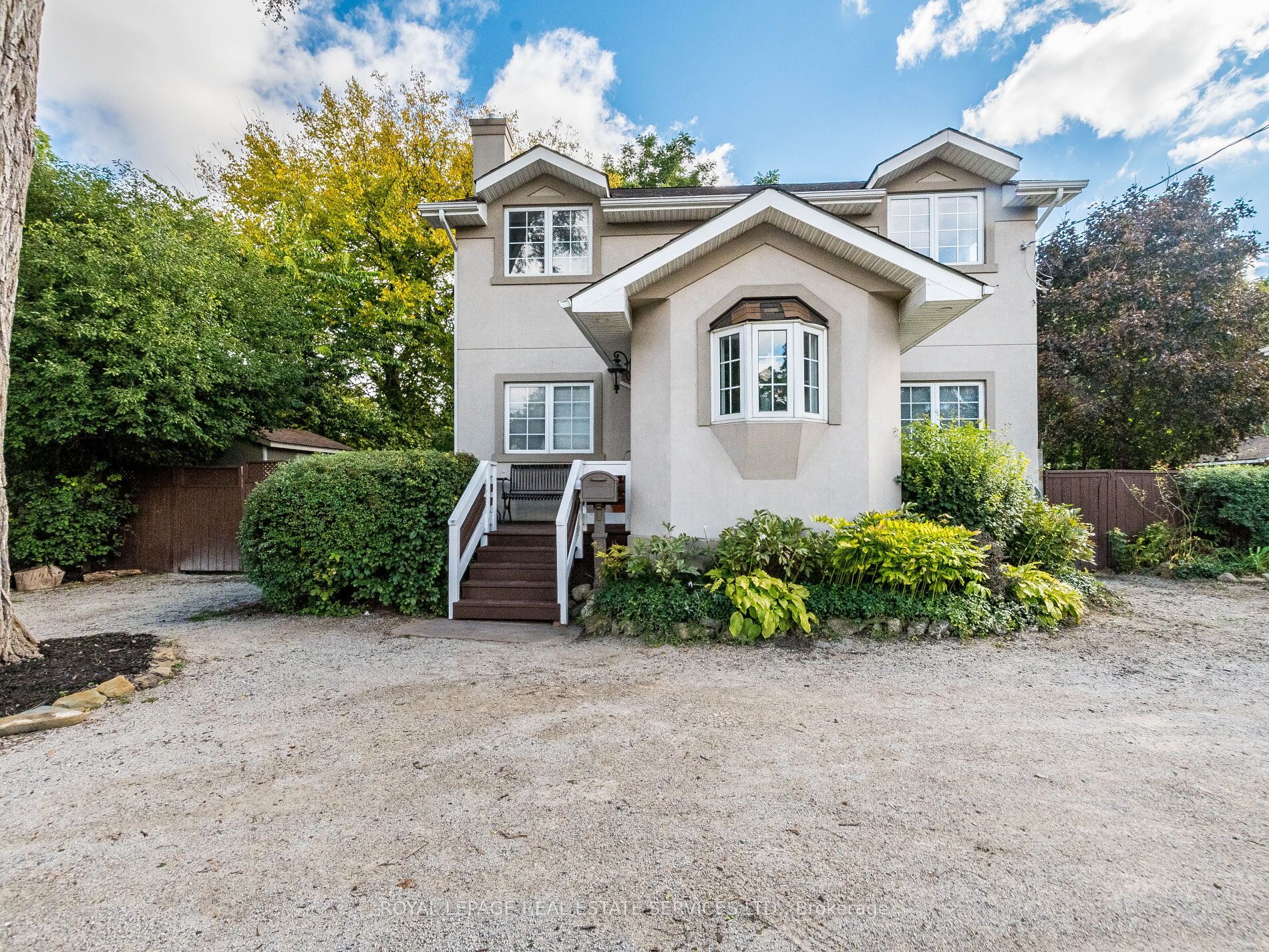 39 Clarence St