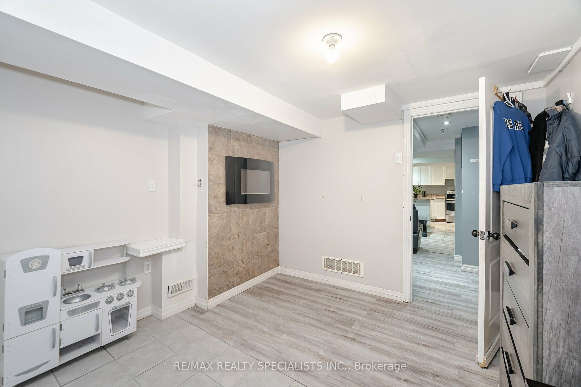 44 Kershaw St