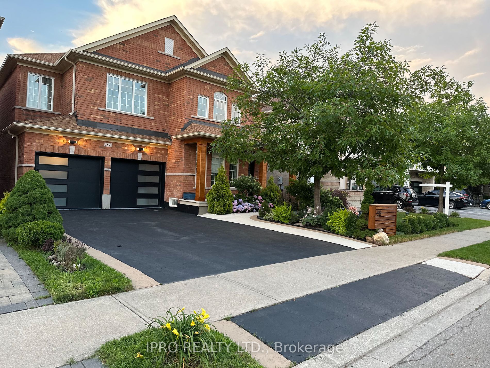 55 Stoneylake Ave