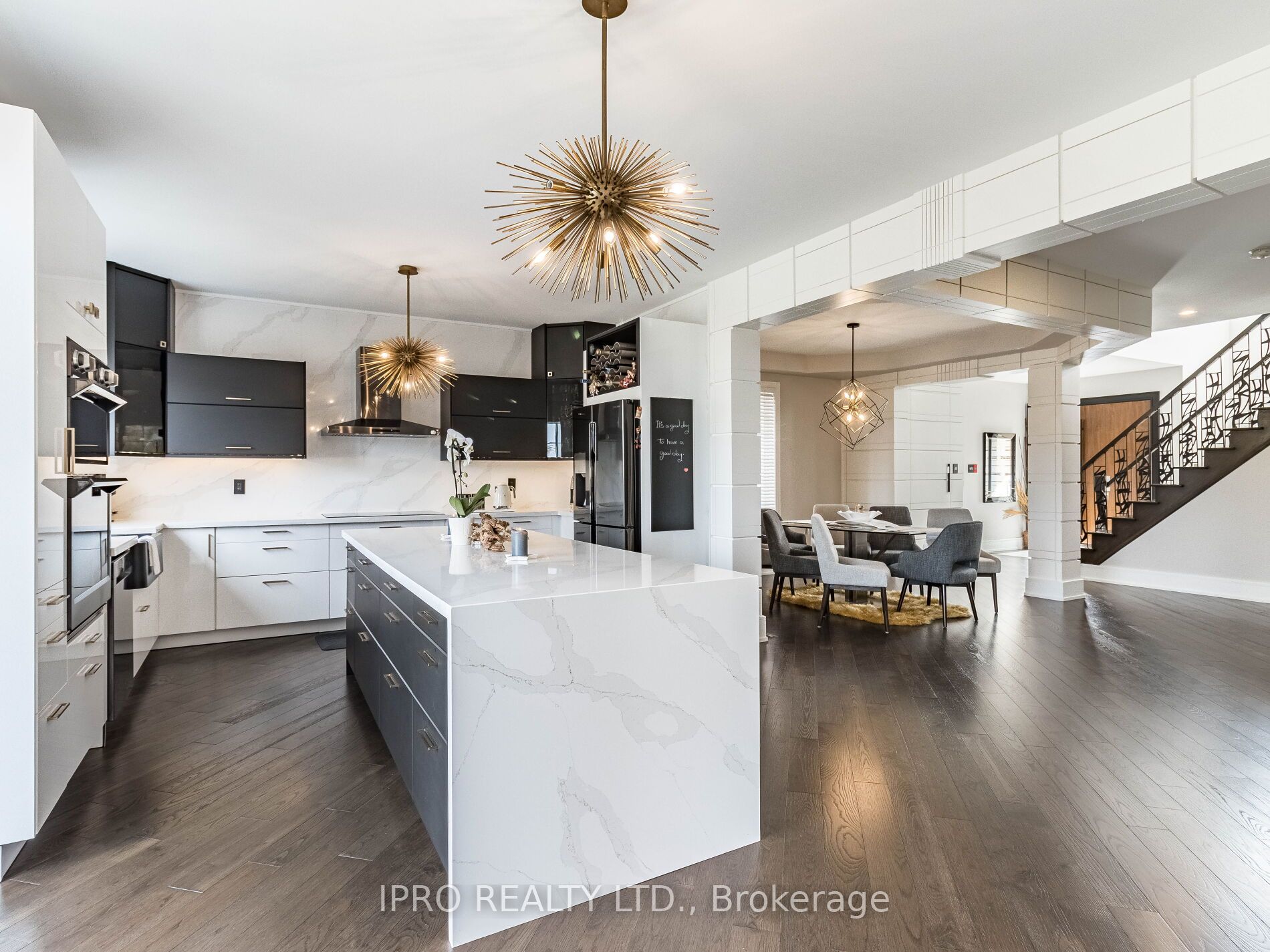 55 Stoneylake Ave