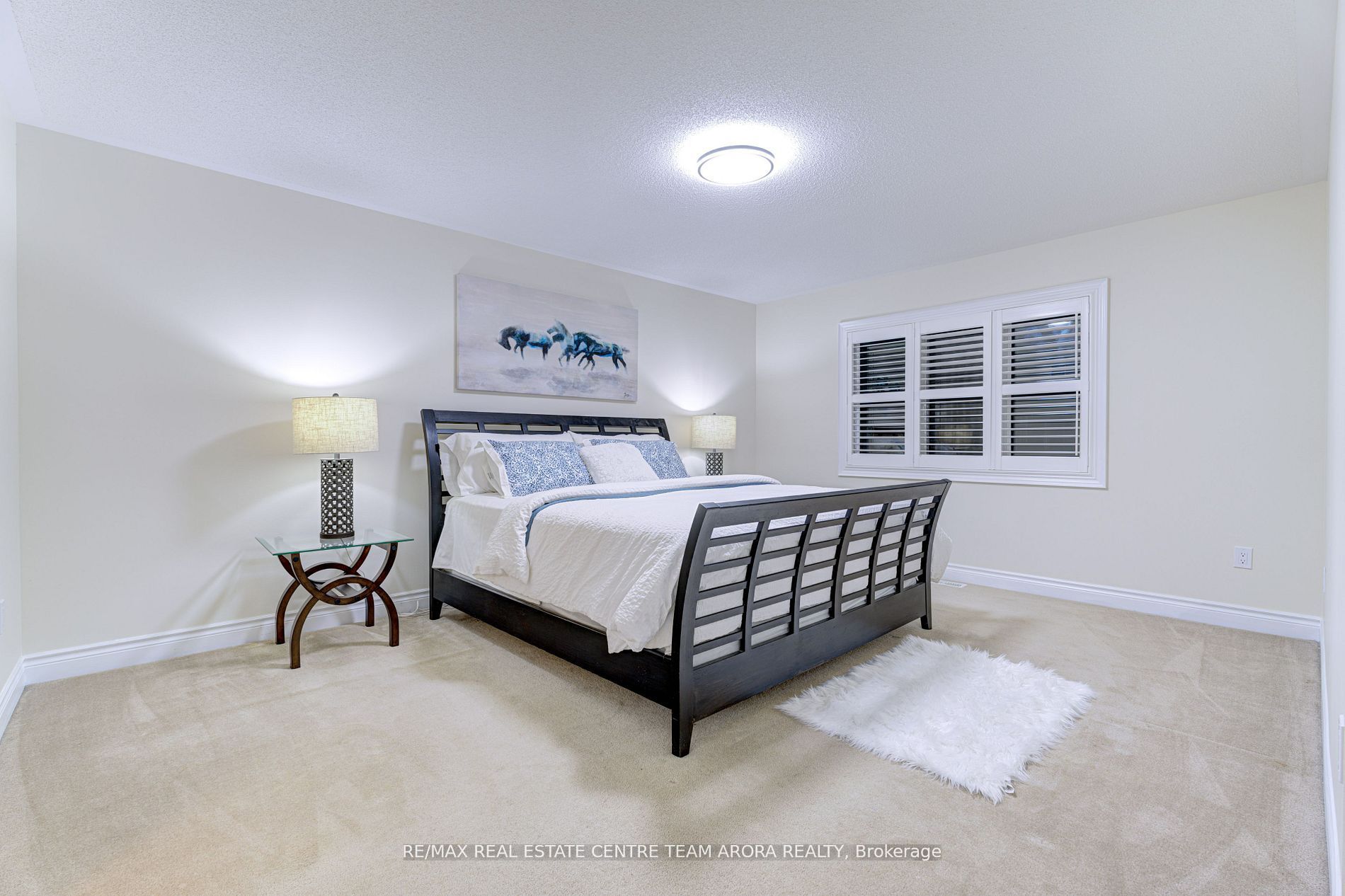 25 Ladbrook Cres