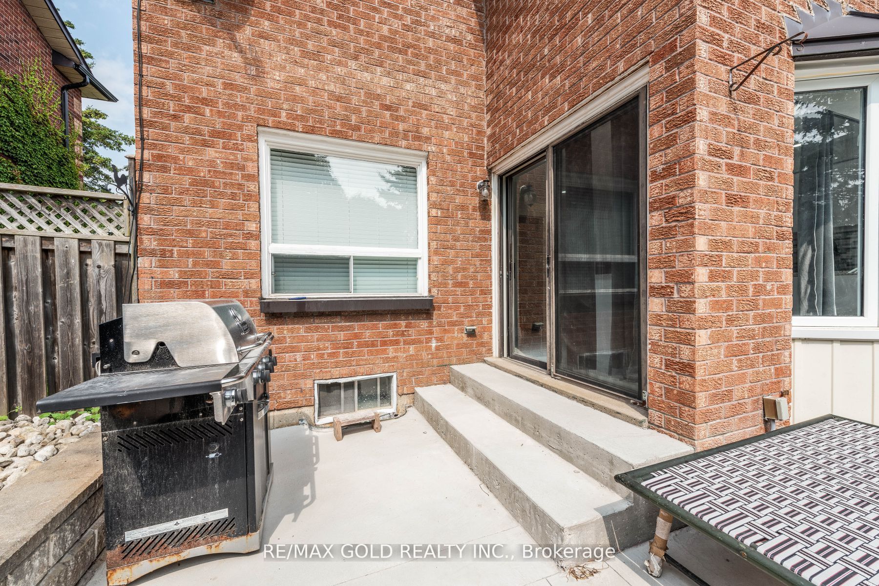 123 Meadow Dr