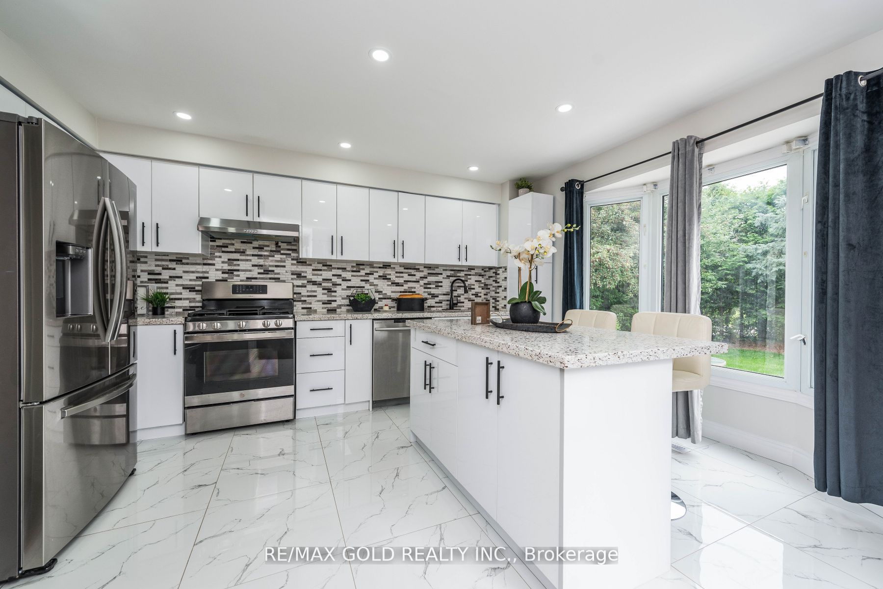 123 Meadow Dr