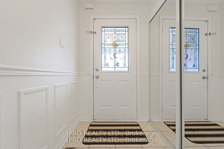 573 Willmott Cres