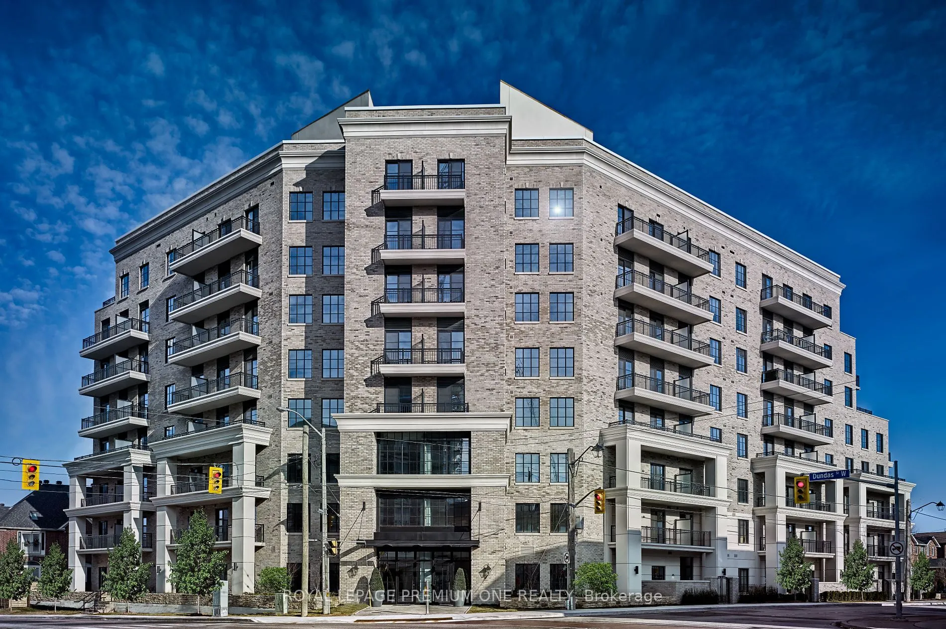 571 Prince Edward Dr N, #105