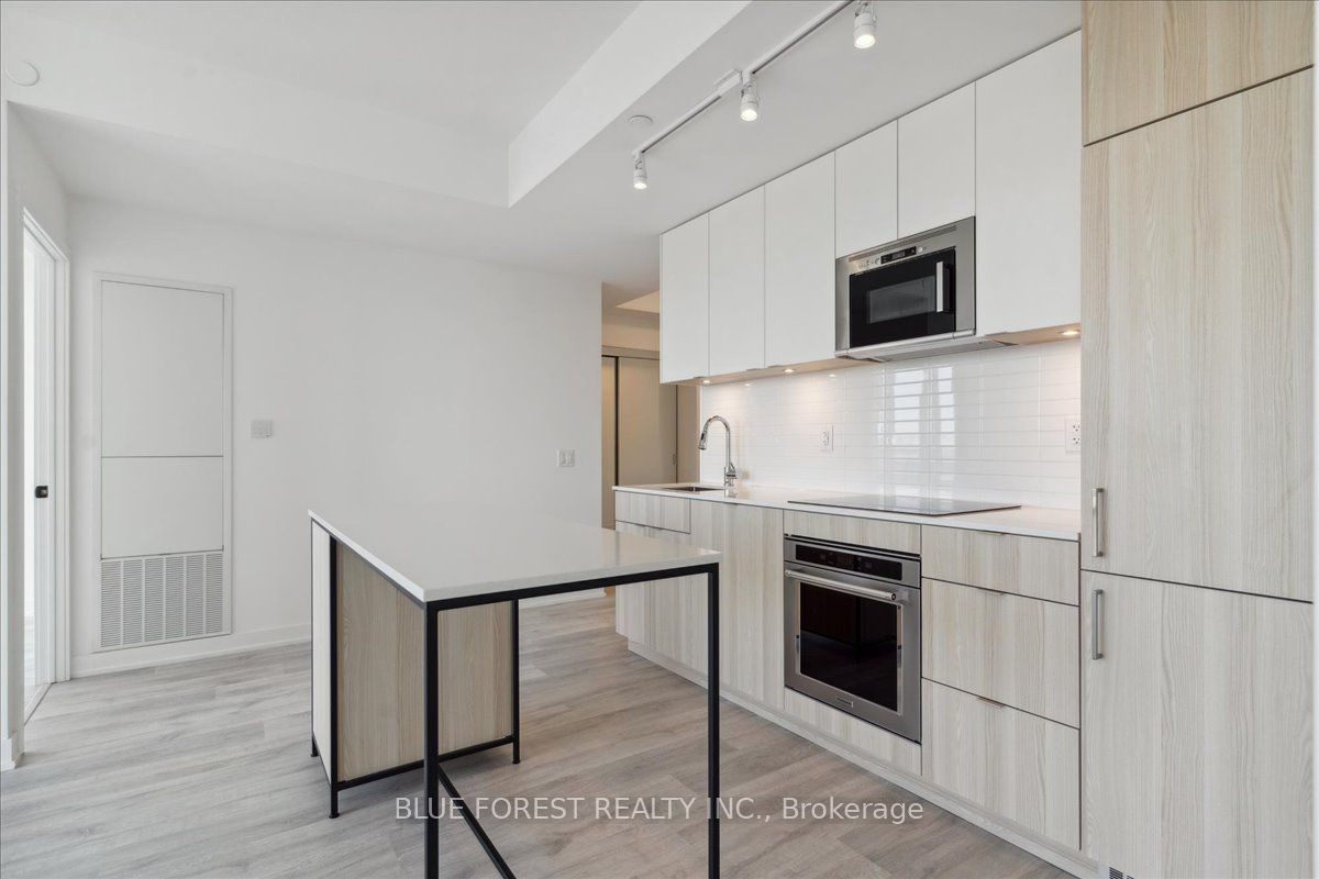 220 MISSINNIHE Way, #1301