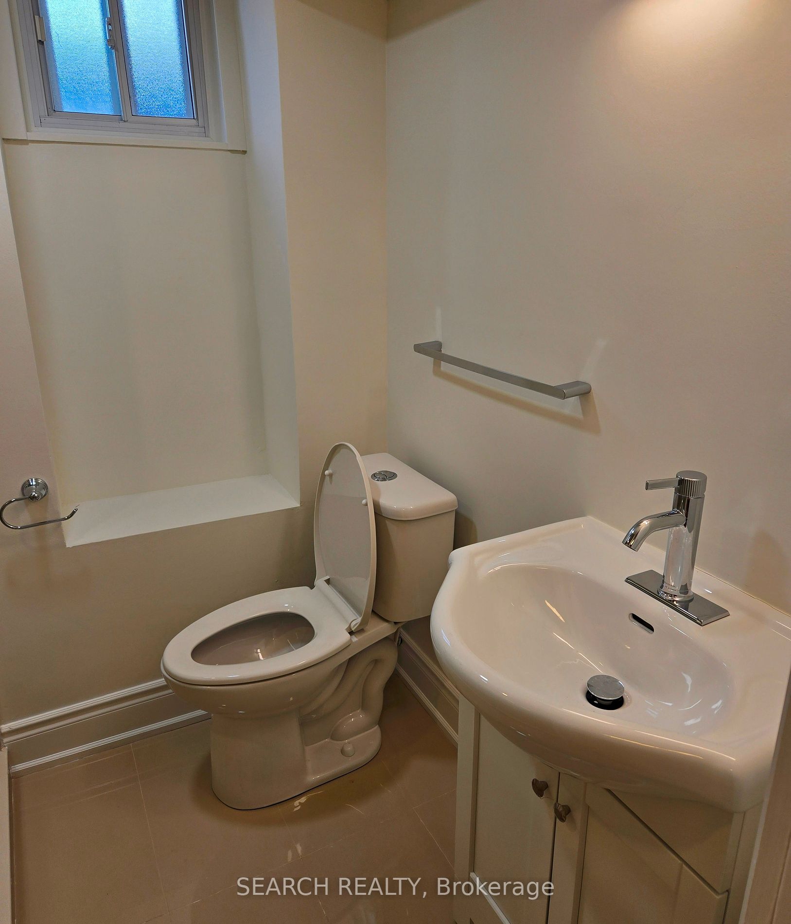 8 Northampton Dr