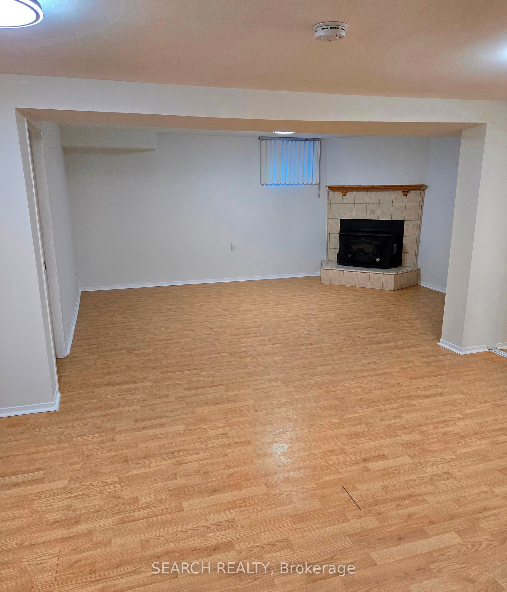 8 Northampton Dr