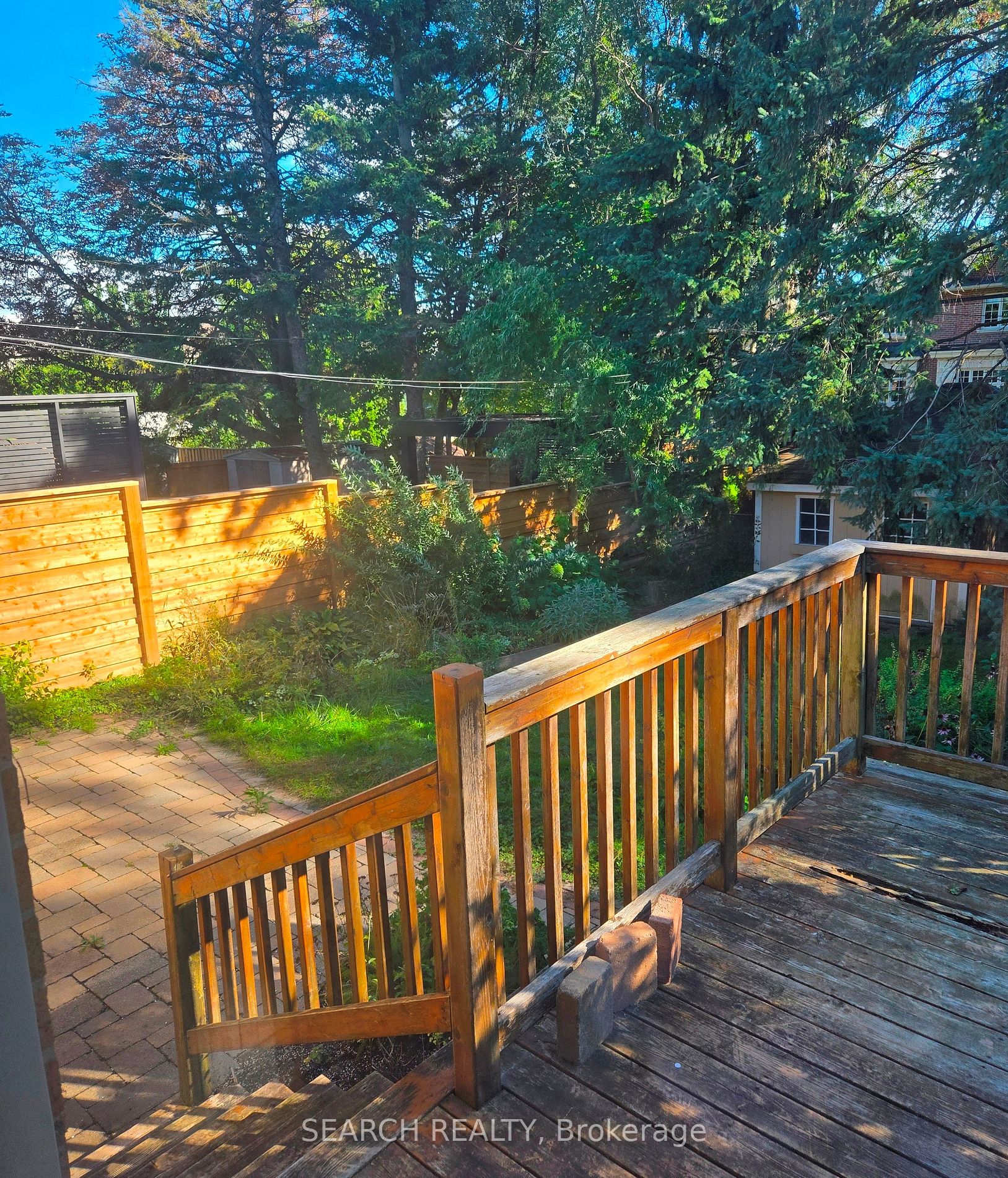 8 Northampton Dr