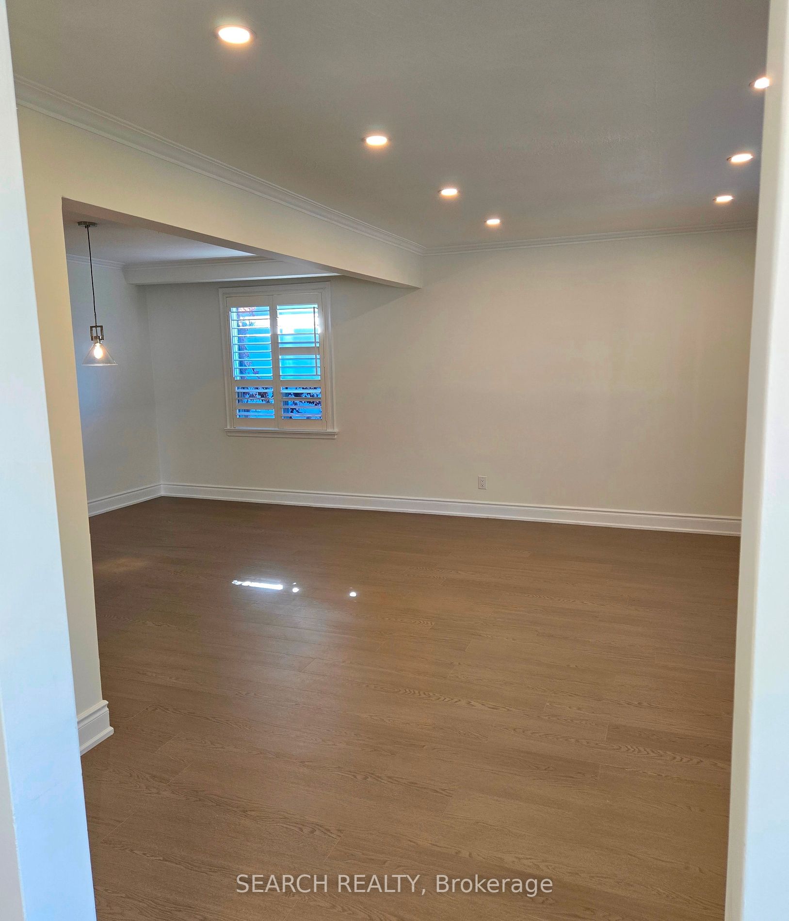 8 Northampton Dr