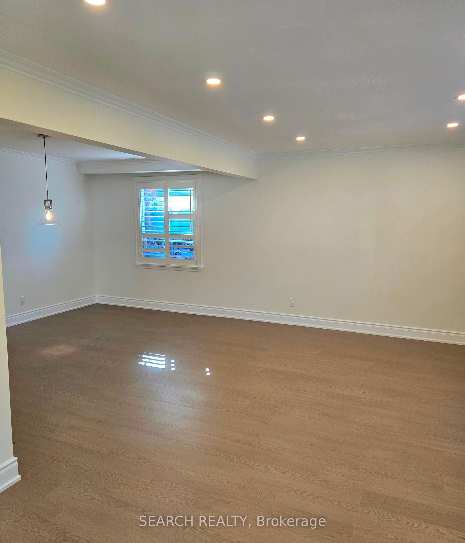 8 Northampton Dr