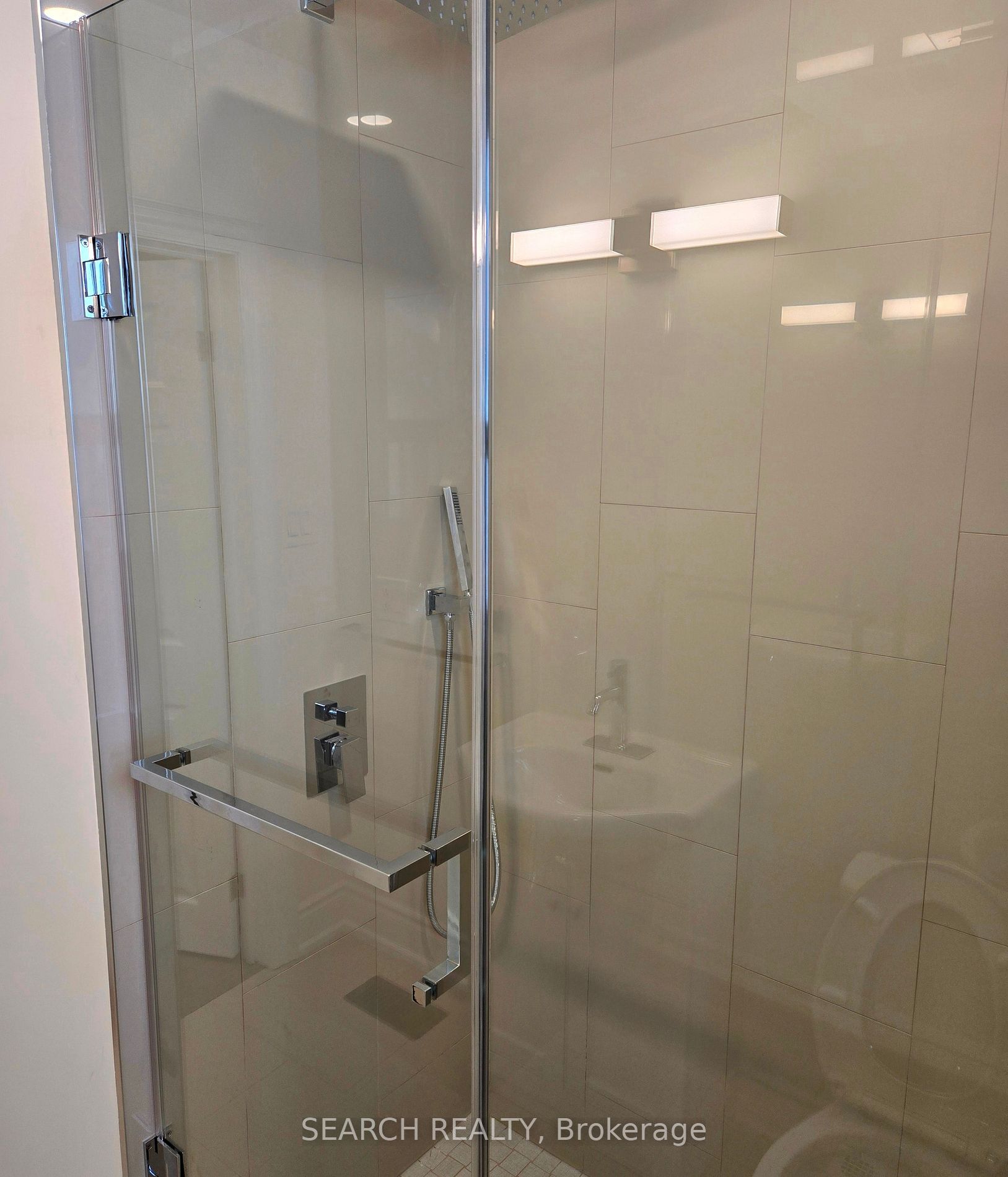 8 Northampton Dr