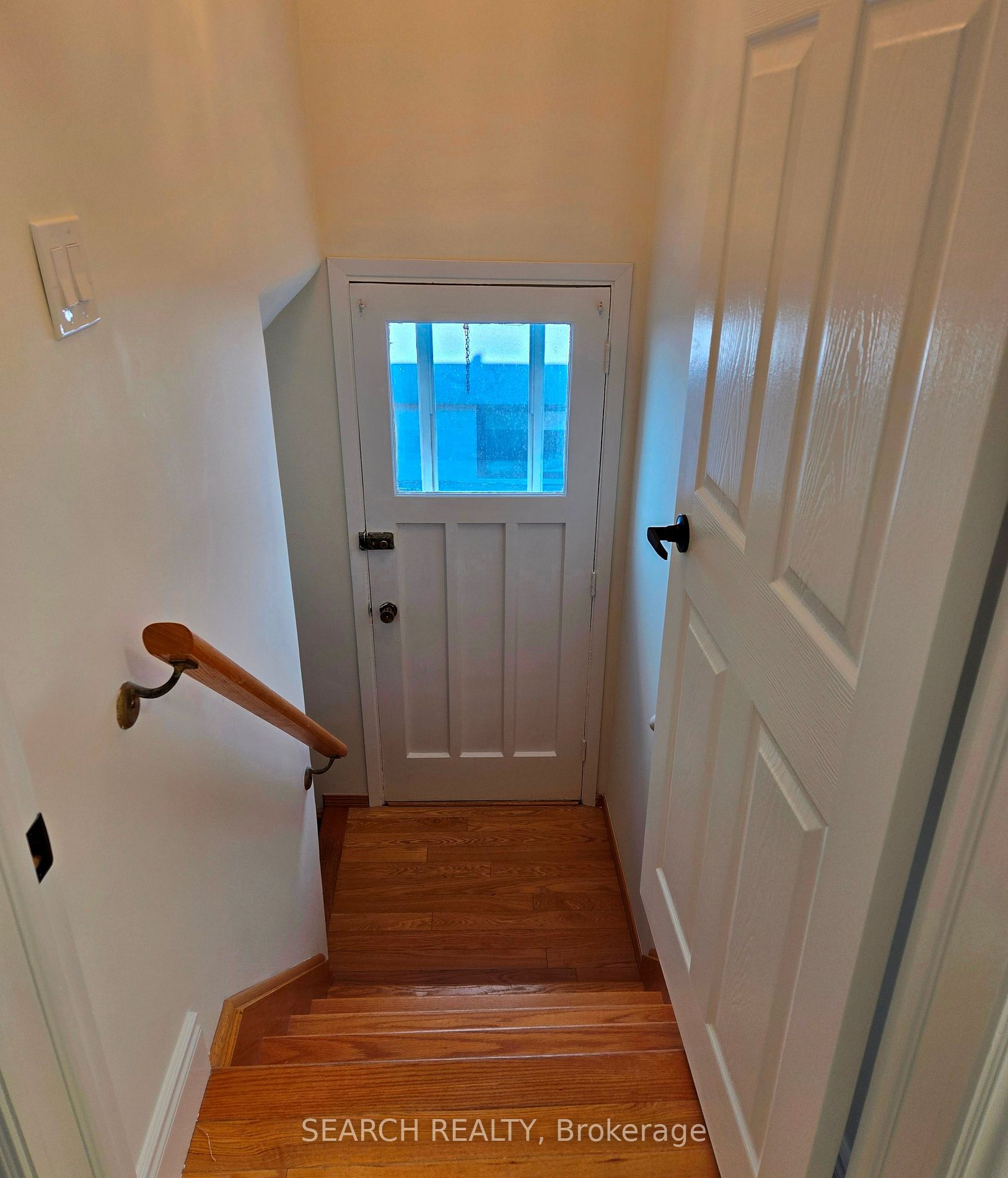 8 Northampton Dr