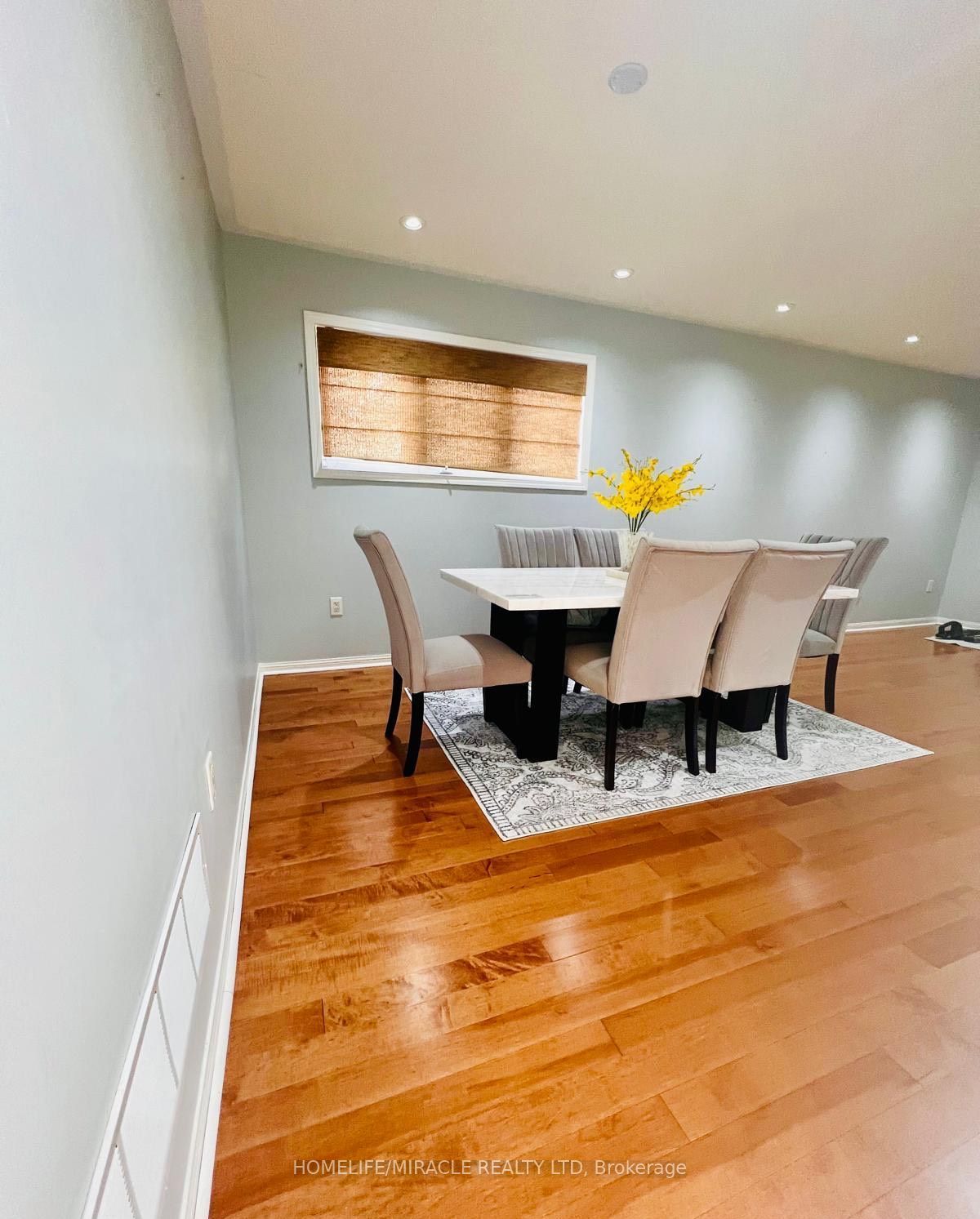 6 Mistybrook Cres