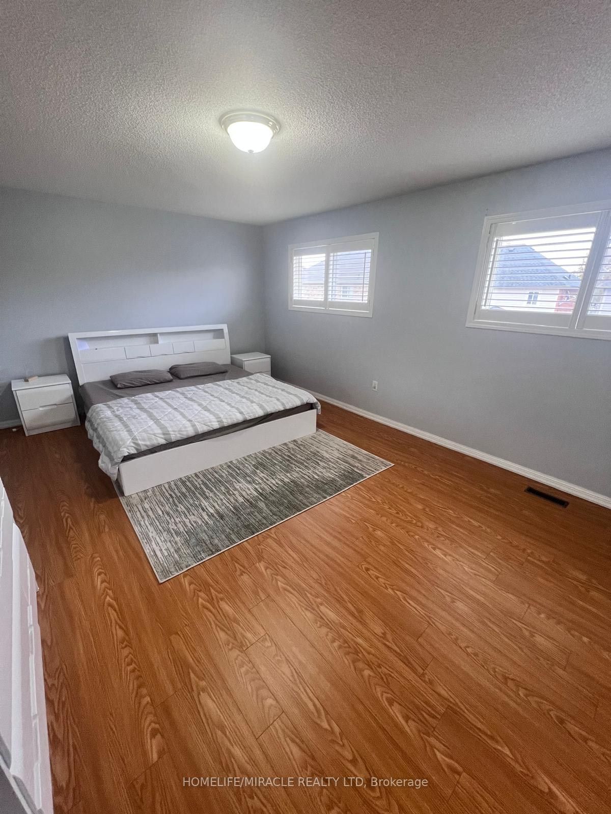 6 Mistybrook Cres