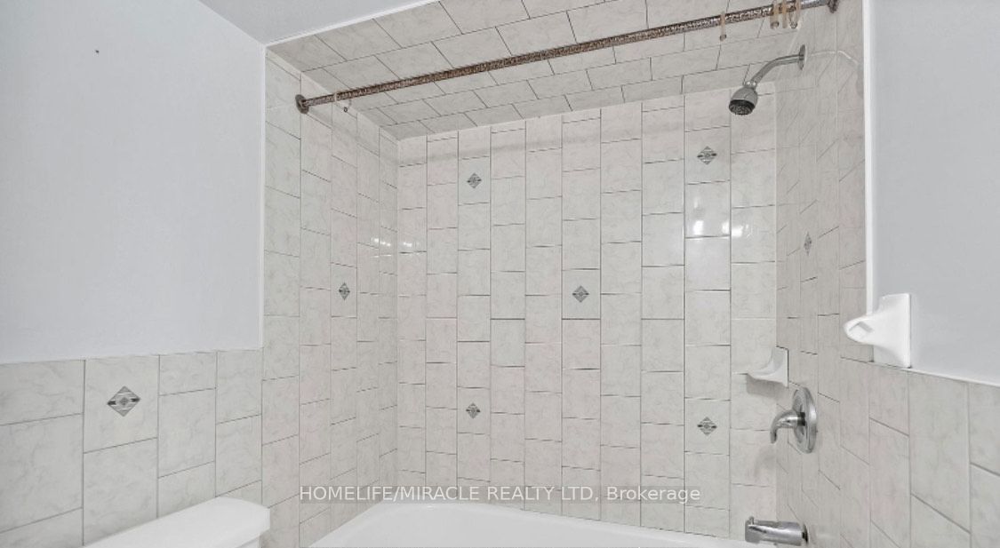 6 Mistybrook Cres