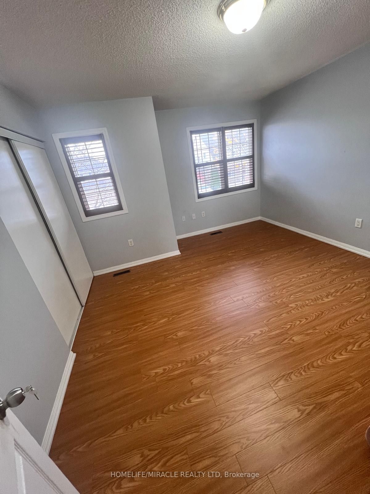 6 Mistybrook Cres