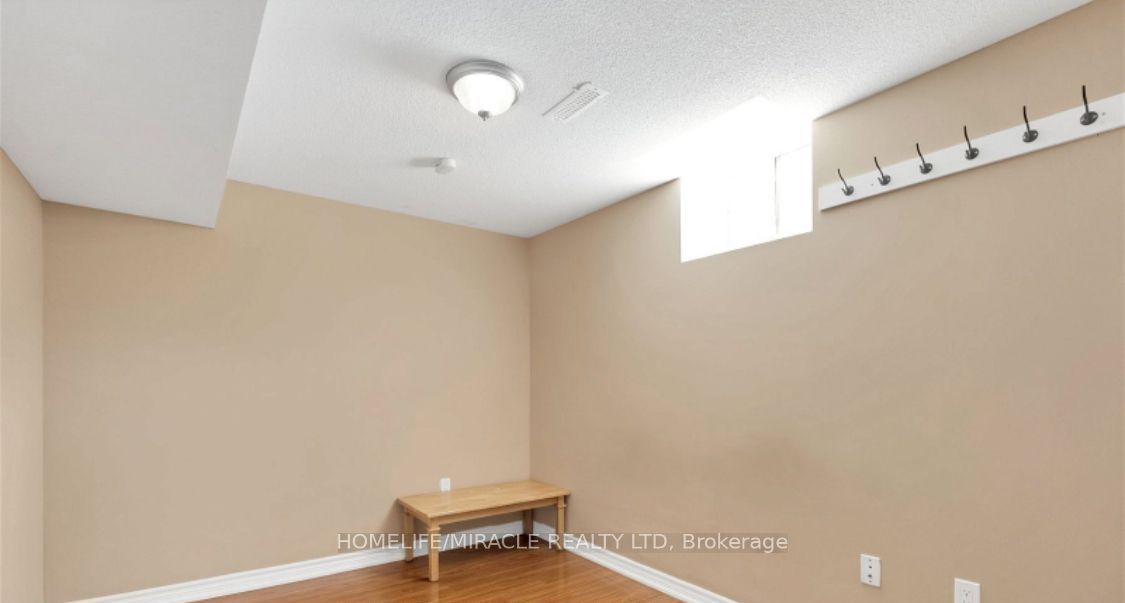 6 Mistybrook Cres
