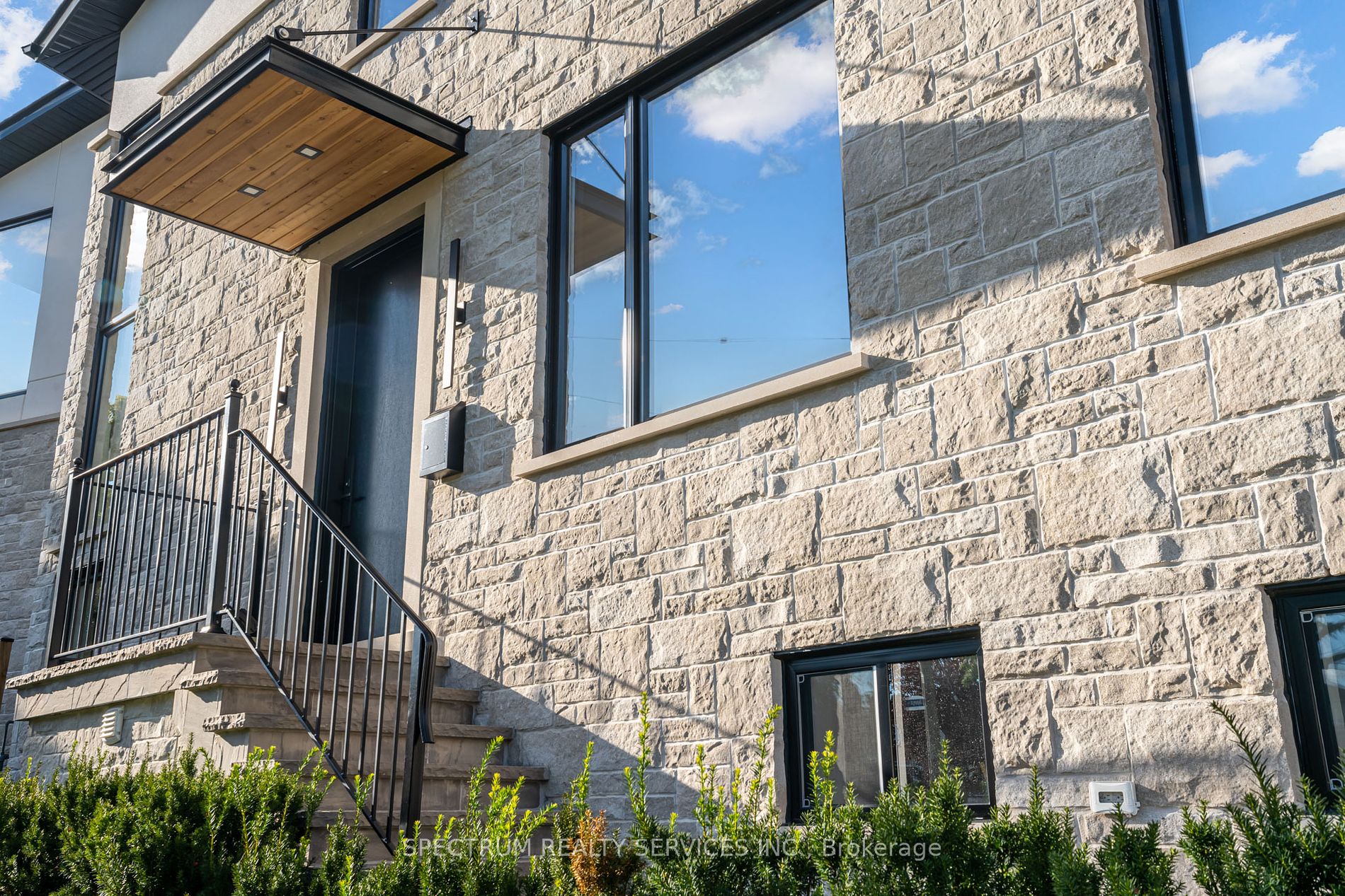 102 Stayner Ave