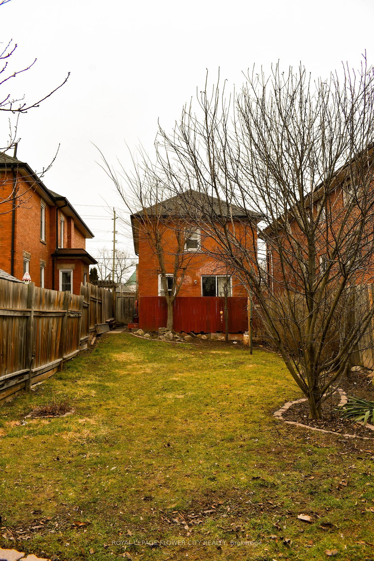 4 Main St S