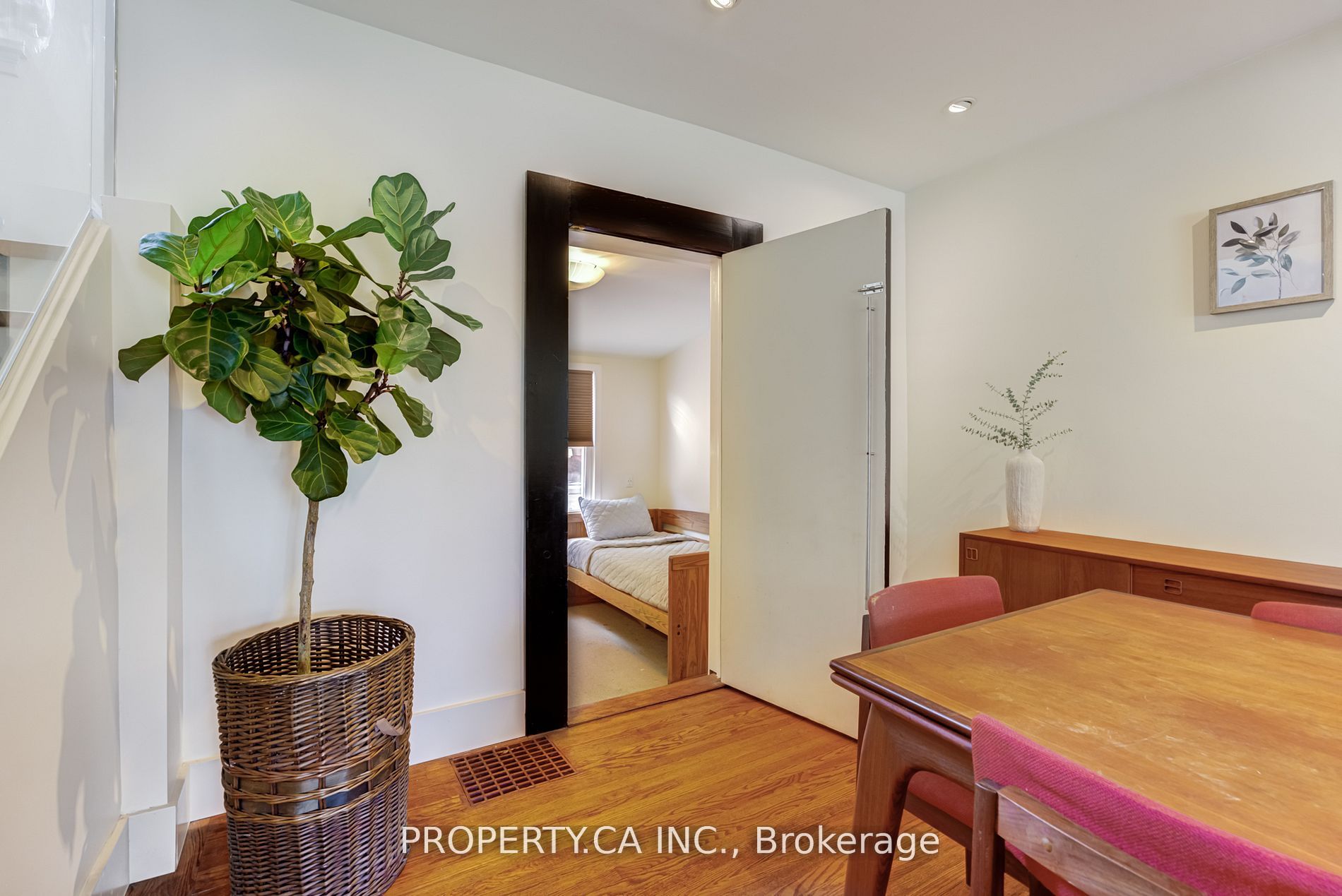 50 South Kingsway