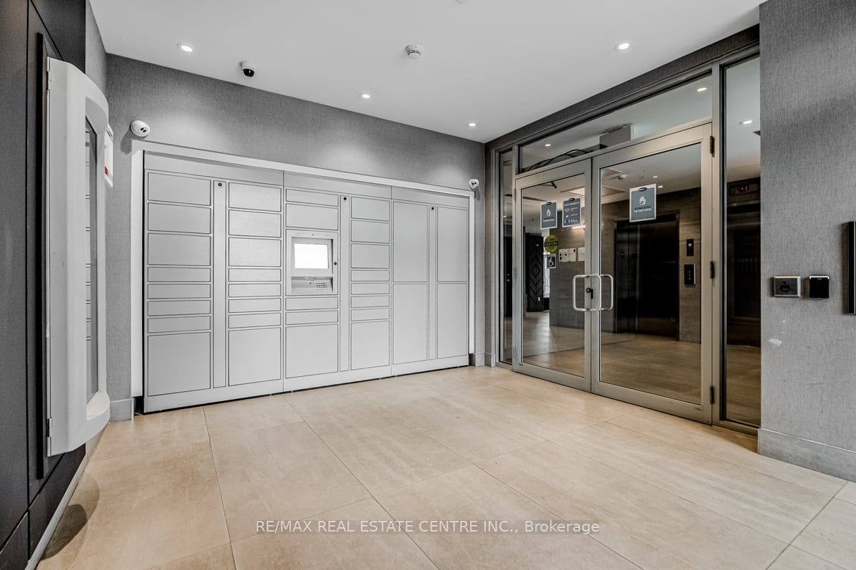 200 Lagerfeld Dr, #421