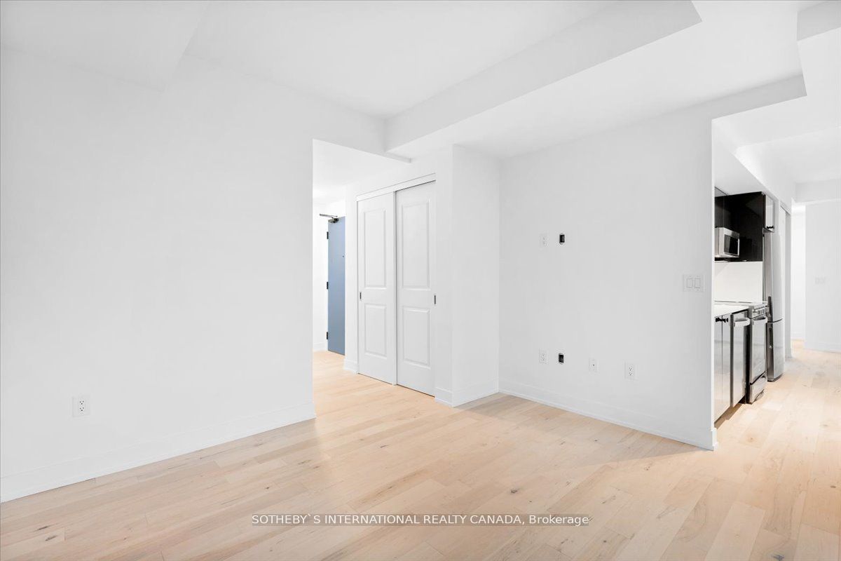 1063 Douglas Mccurdy Comm Circ, #1201