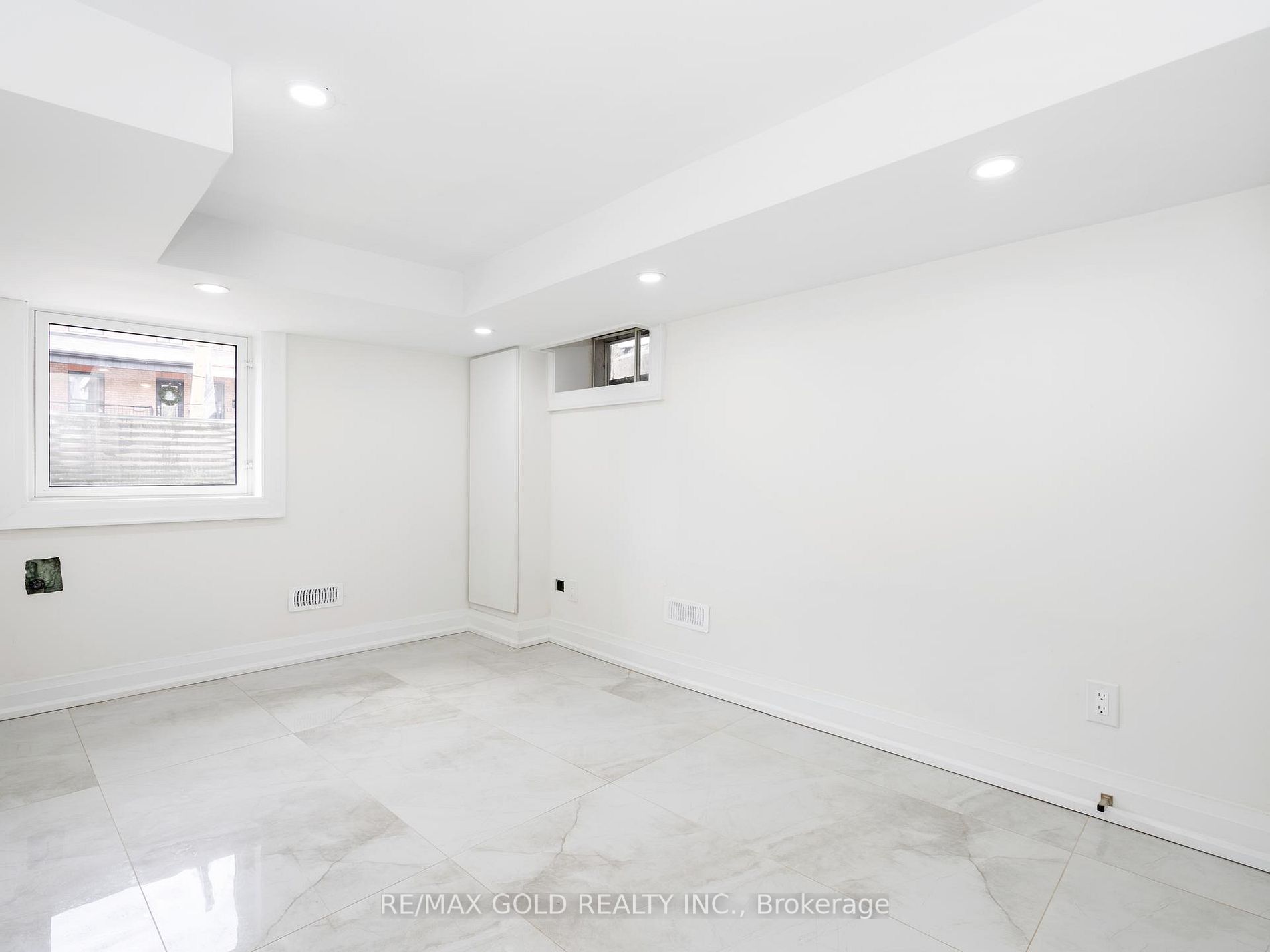 1007 Ossington Ave