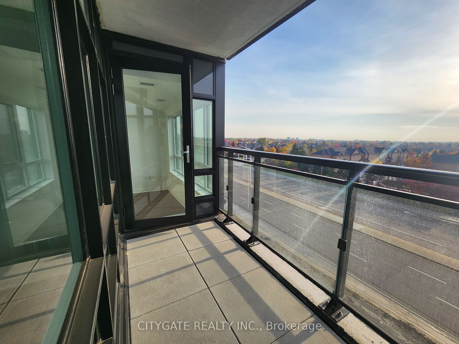 395 Dundas St, #410