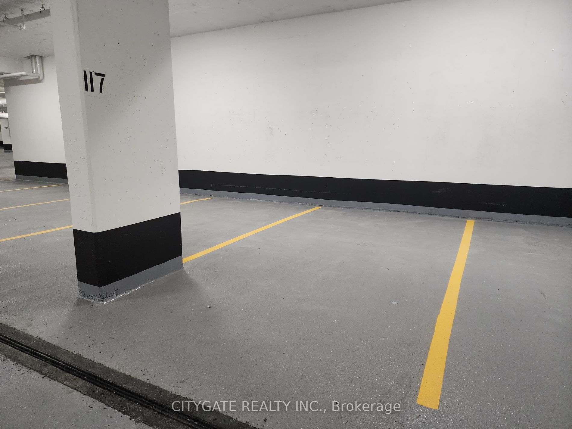 395 Dundas St, #410