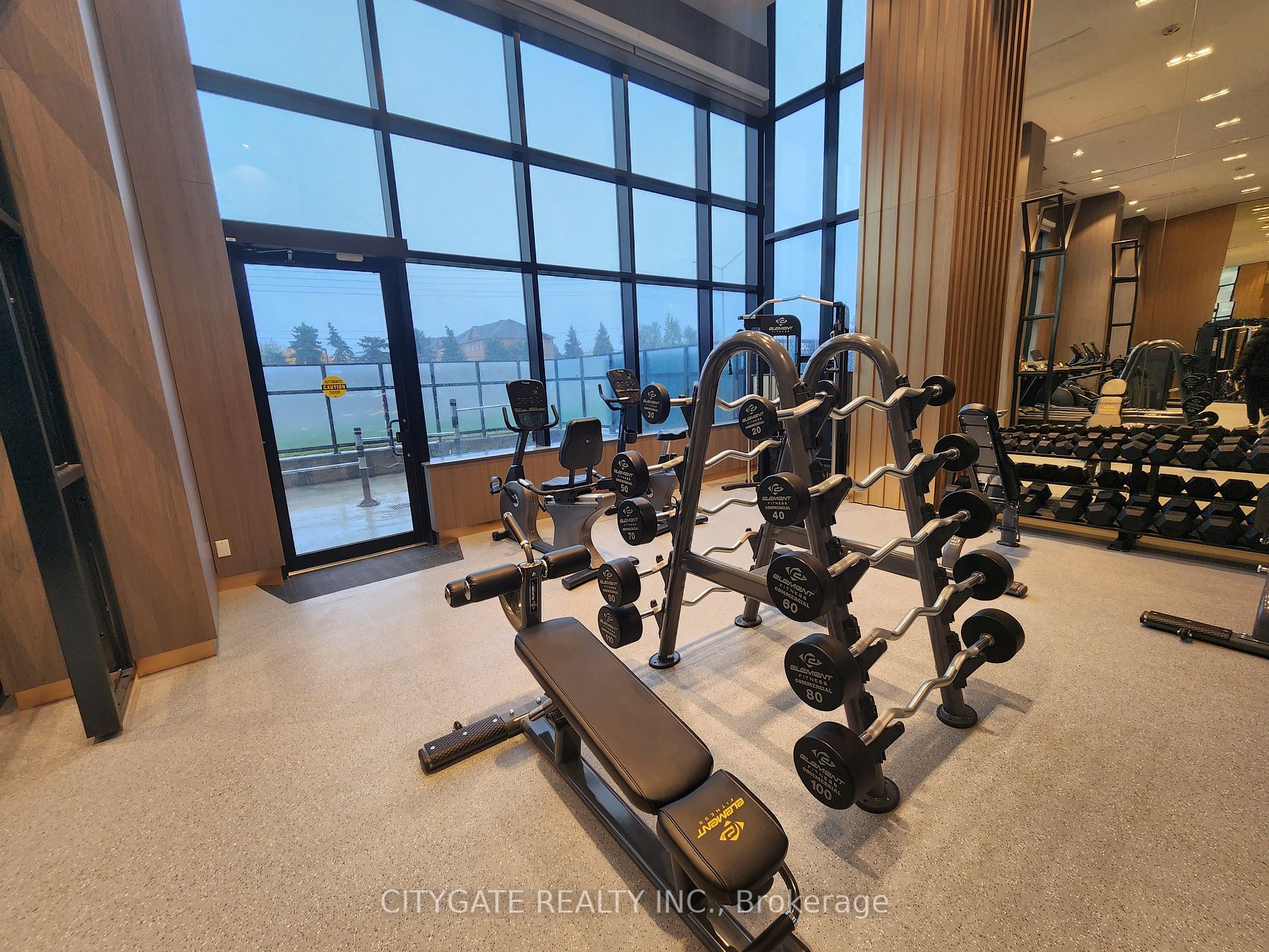 395 Dundas St, #410