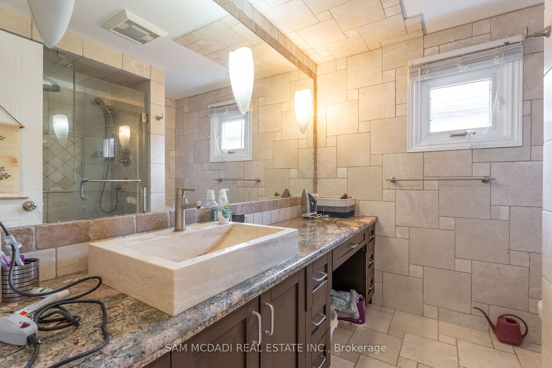 4484 Jenkins Cres