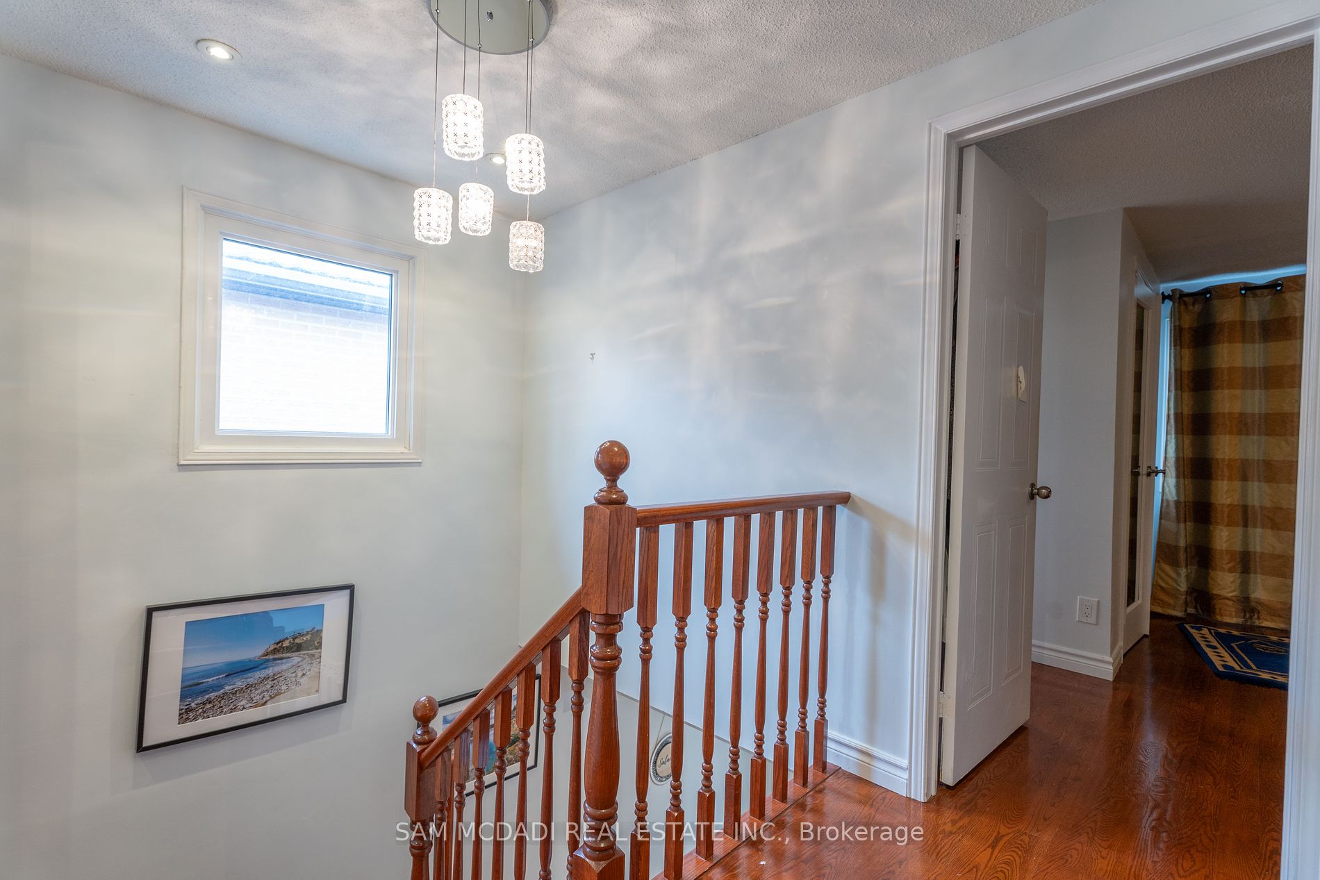 4484 Jenkins Cres
