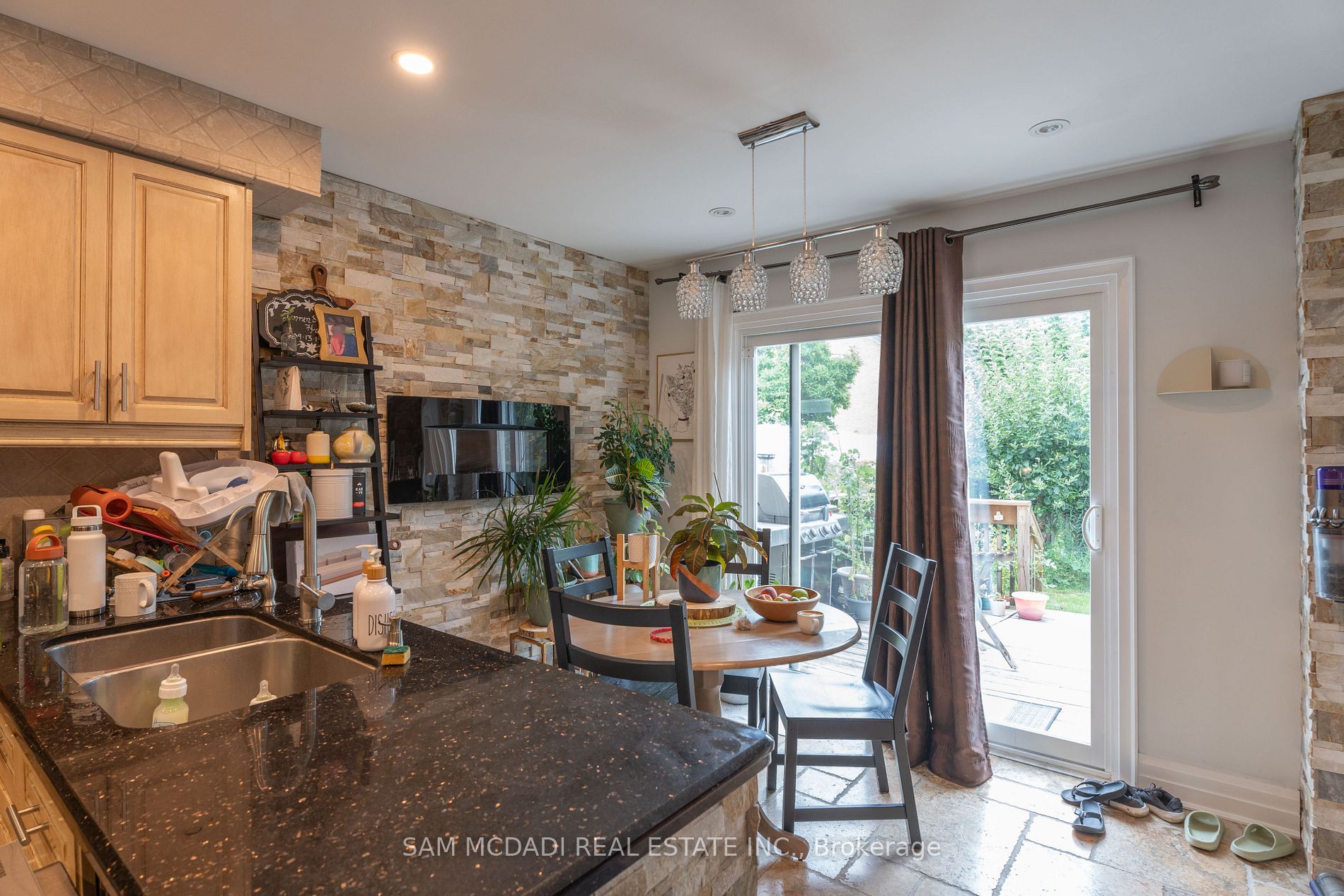 4484 Jenkins Cres