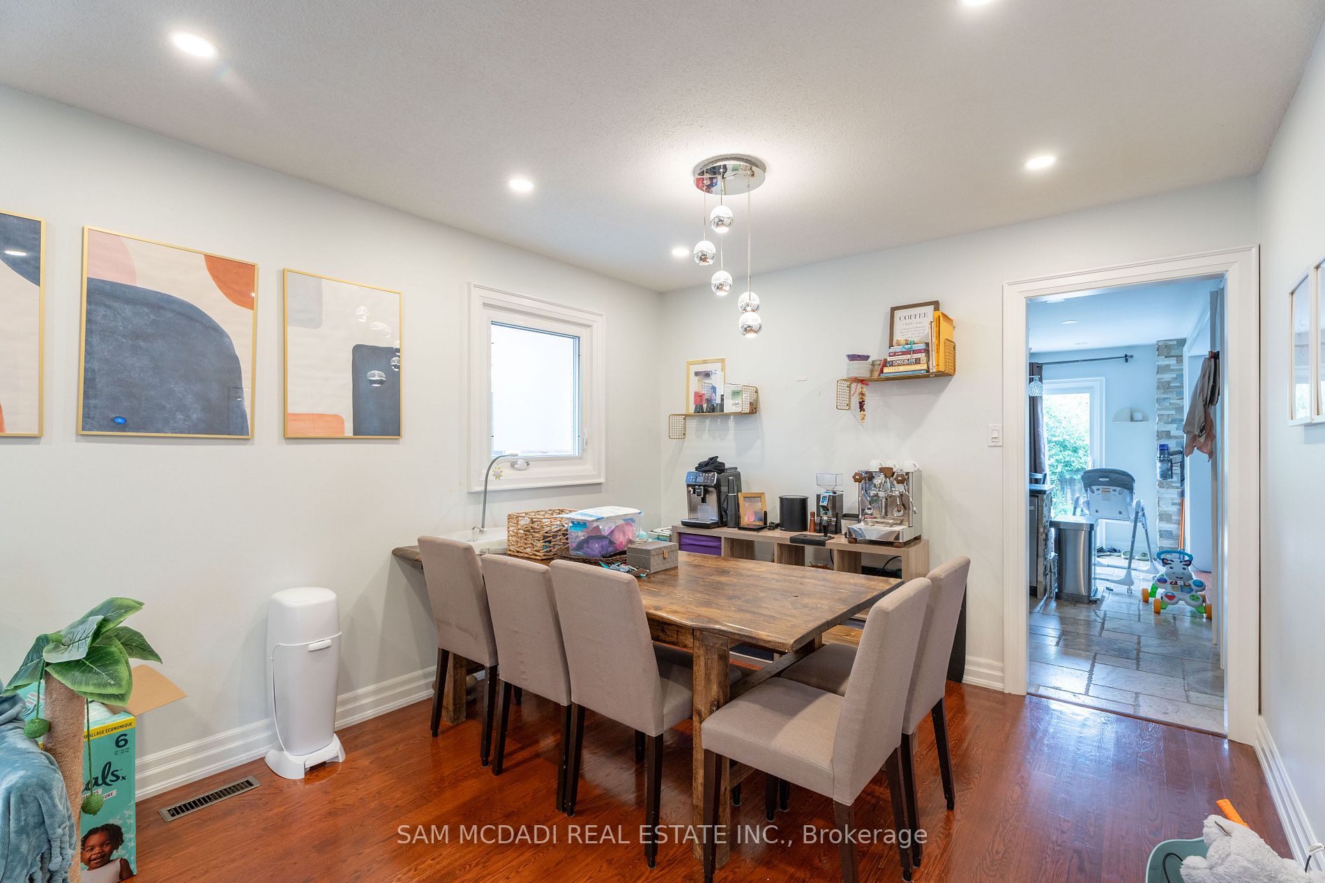 4484 Jenkins Cres