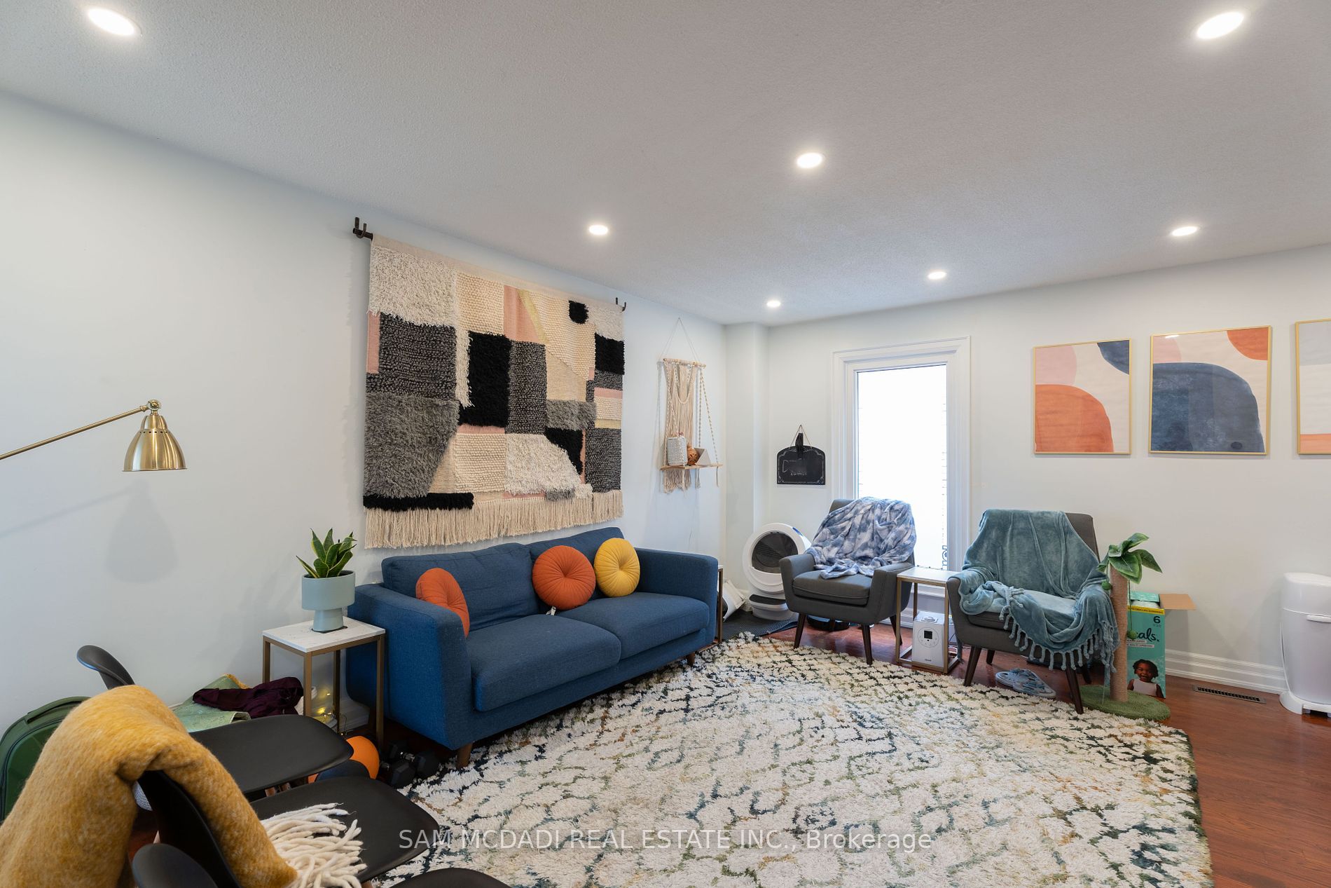 4484 Jenkins Cres