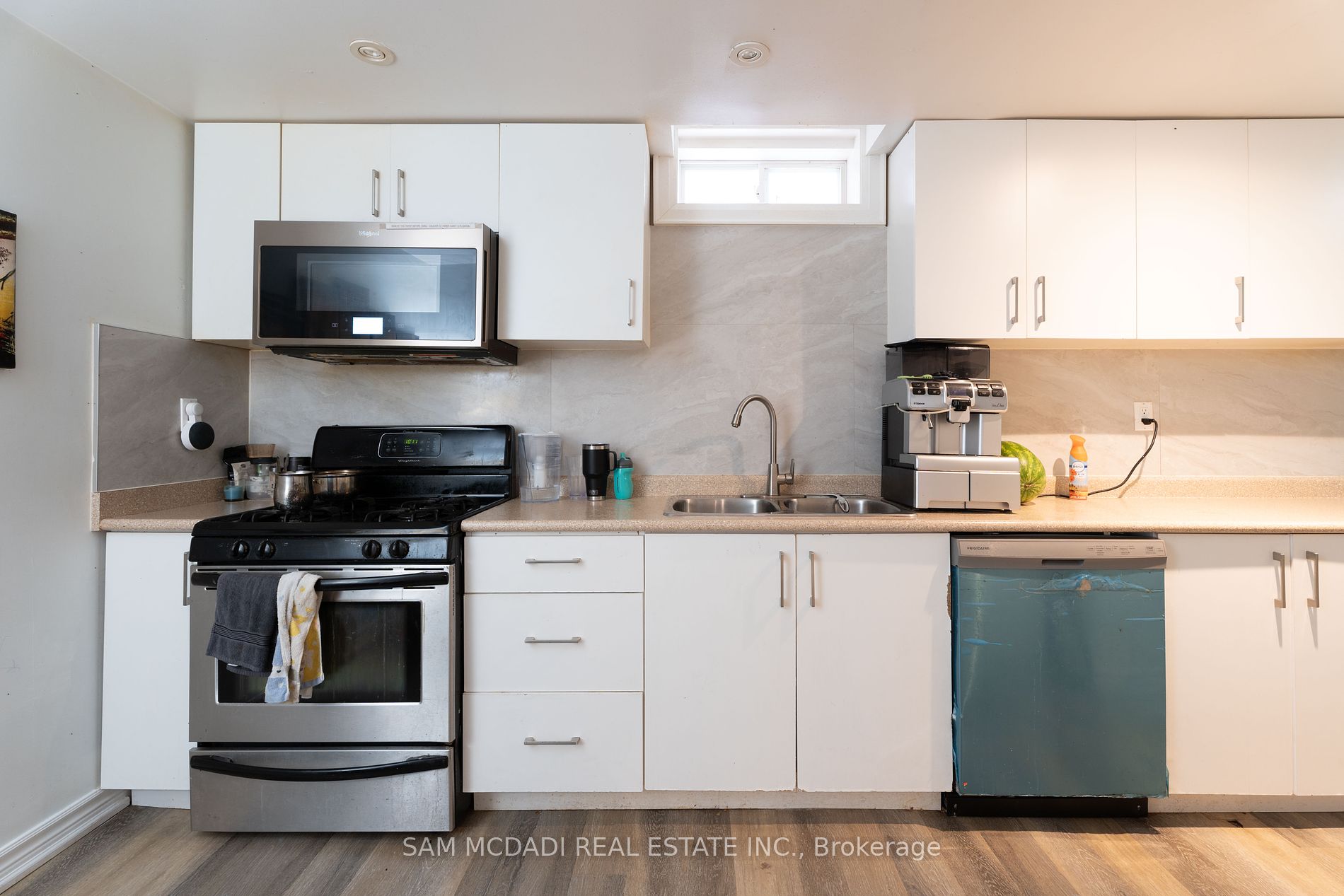 4484 Jenkins Cres